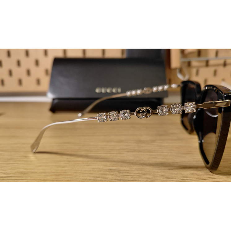 GUCCI GG1967S 002 Occhiali da sole da donna colore Nero, disponibile per vendita all'ingrosso. Scopri le nostre offerte