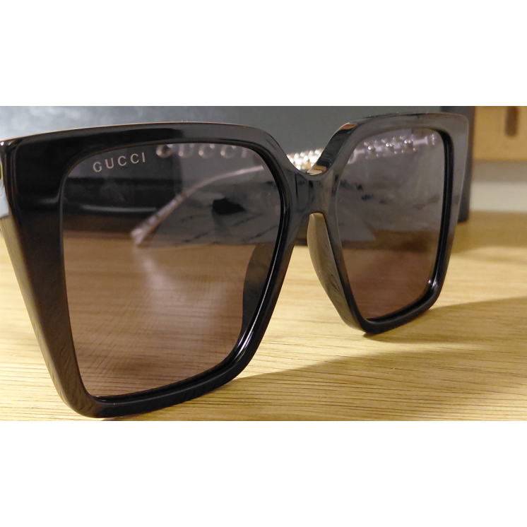 GUCCI GG1967S 002 Occhiali da sole da donna colore Nero, disponibile per vendita all'ingrosso. Scopri le nostre offerte